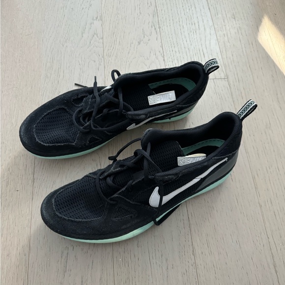 Nike Solarsoft Running Sneakers - Picture 2 of 7